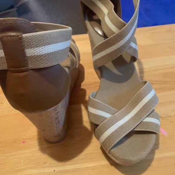 Wedge Sandals Size 9 - Picture 3 of 4